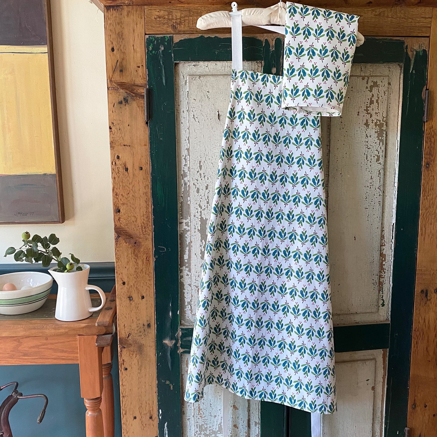 Leaves and Berries Tea Towel - tiny farmhouse by Amy McCoy