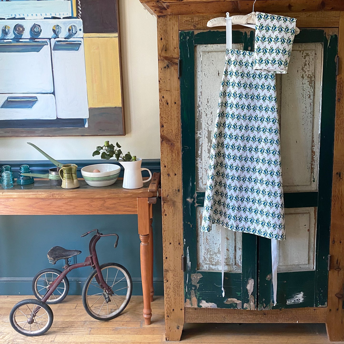 Leaves and Berries Apron - tiny farmhouse by Amy McCoy